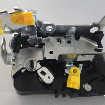 P rear door lock [05-14] for DACIA LOGAN 8200928505
